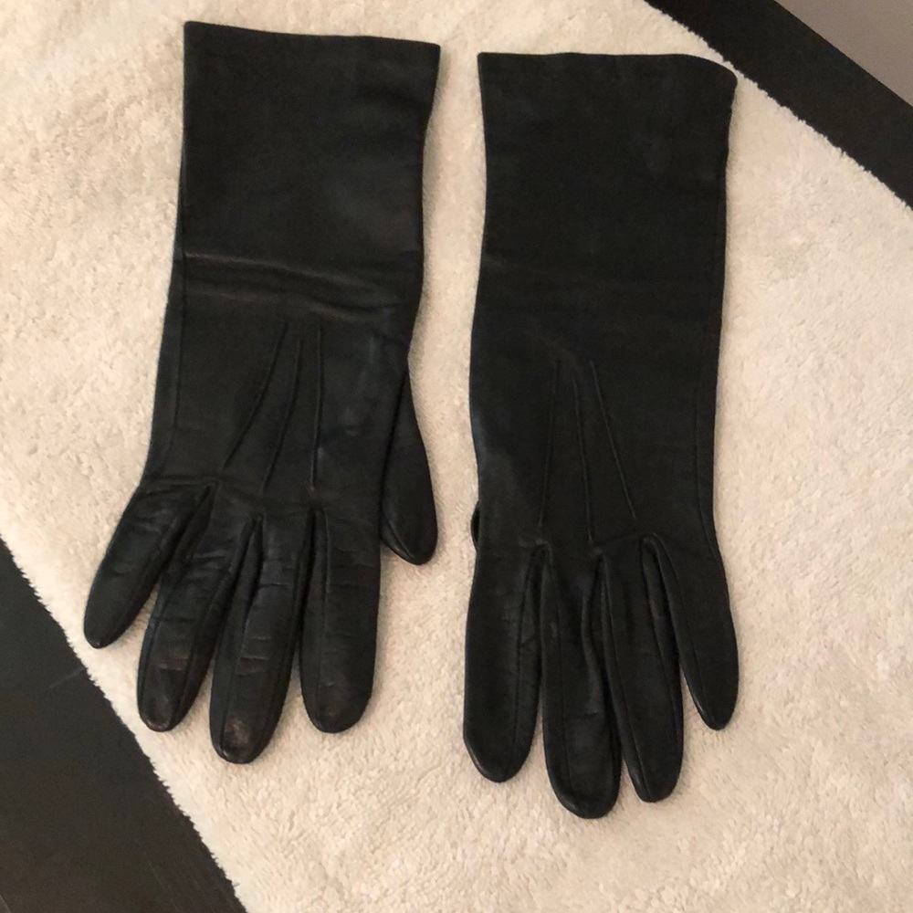 Vintage black leather driving gloves